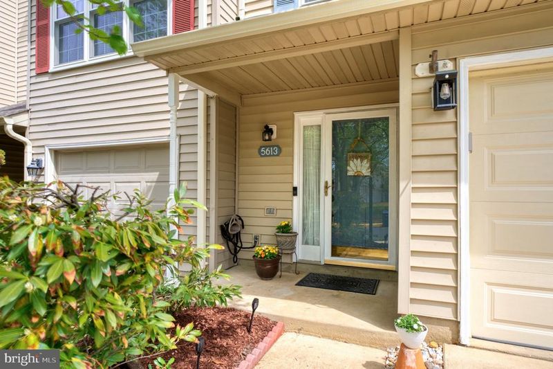5613 Gosling Dr, Clifton, VA 20124