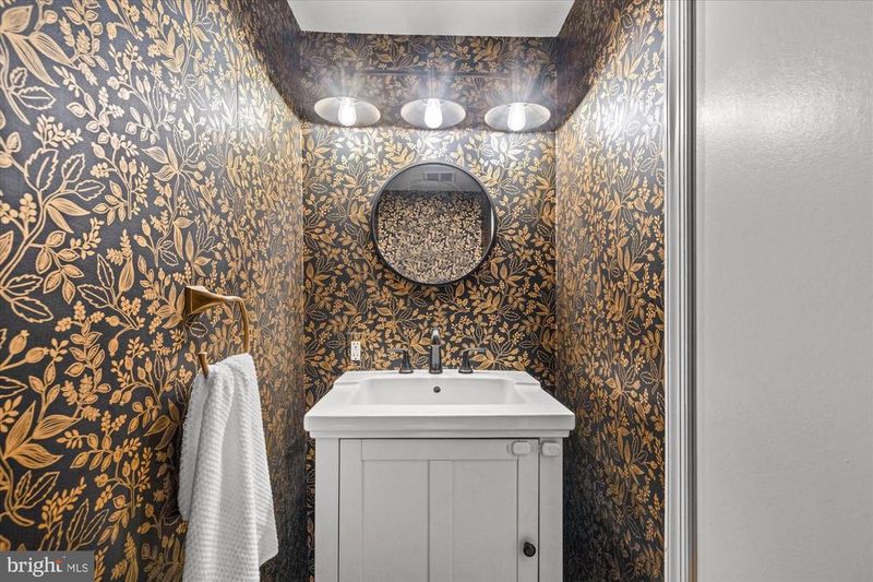 5431 Richenbacher Ave, Alexandria, VA 22304
