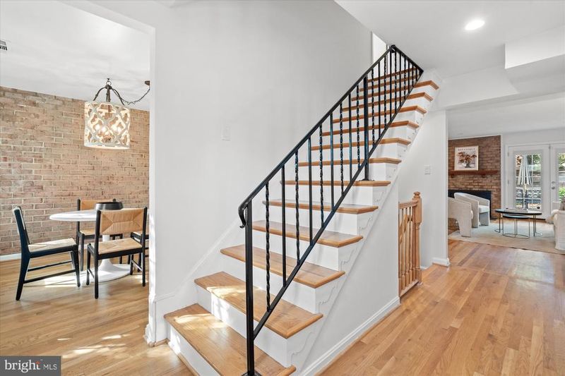 5431 Richenbacher Ave, Alexandria, VA 22304