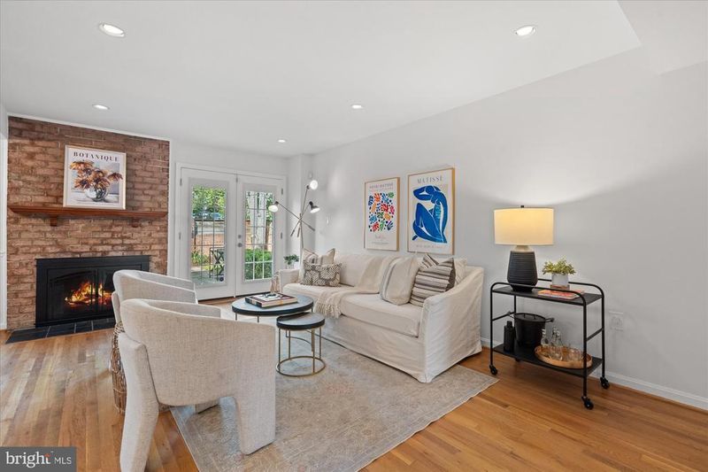 5431 Richenbacher Ave, Alexandria, VA 22304