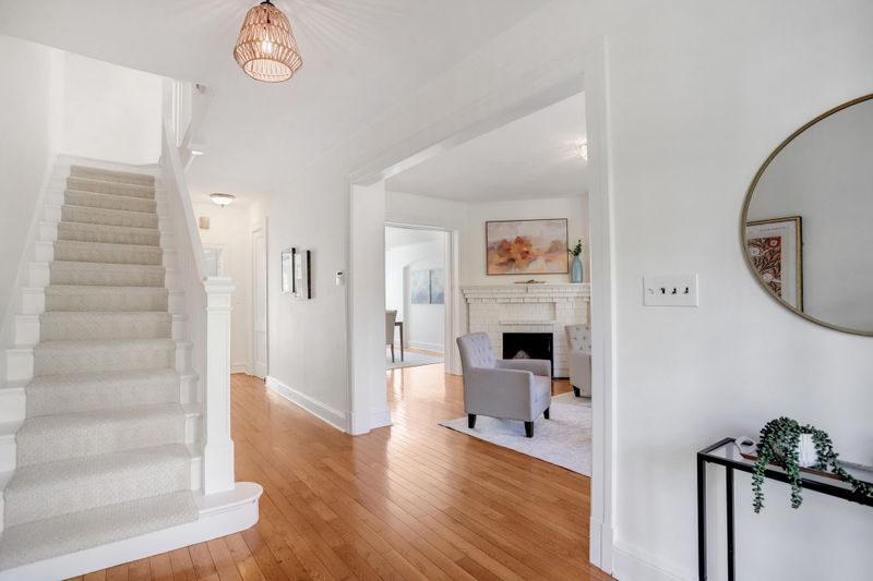 2855 29th St NW, Washington, DC 20008