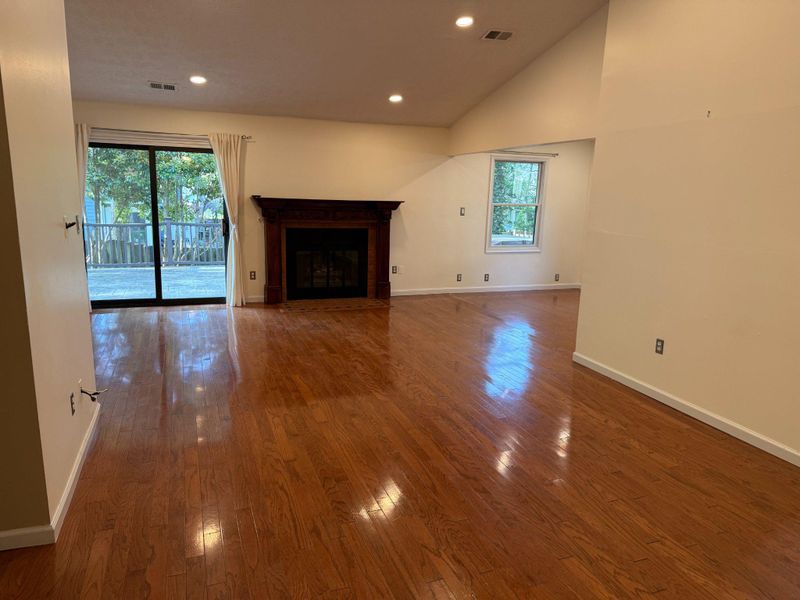 10407 Nellie White Ln, Fairfax, VA 22032
