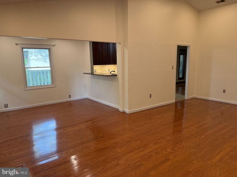 10407 Nellie White Ln, Fairfax, VA 22032