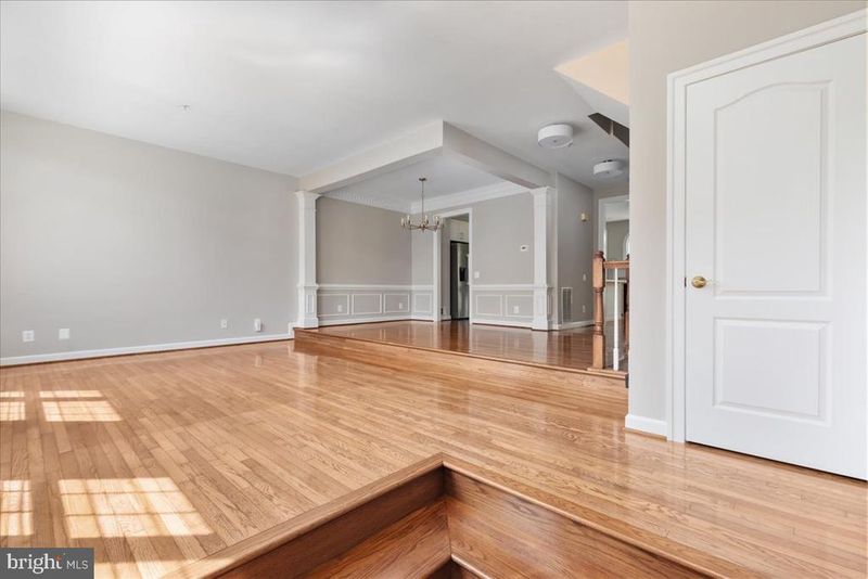 9602 Lagersfield Cir, Vienna, VA 22181