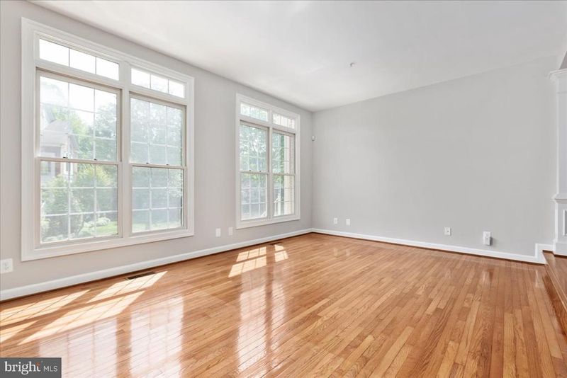 9602 Lagersfield Cir, Vienna, VA 22181
