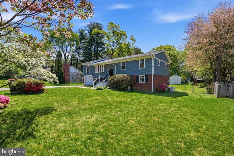 6917 Jenkins Ln, Falls Church, VA 22043