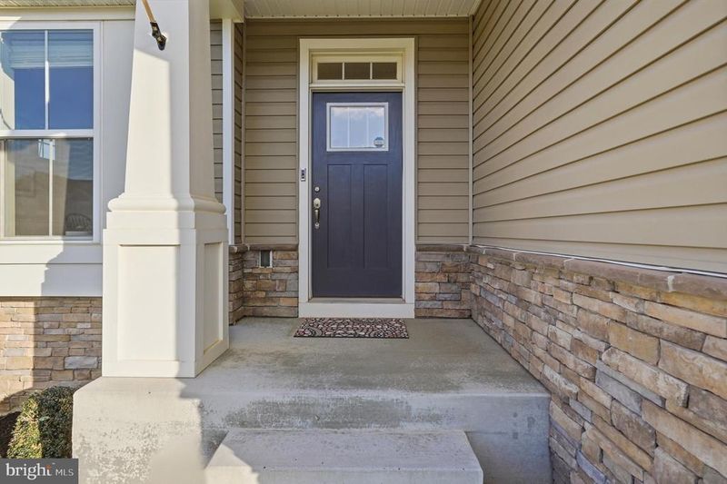 2210 Denali Dr, Frederick, MD 21702
