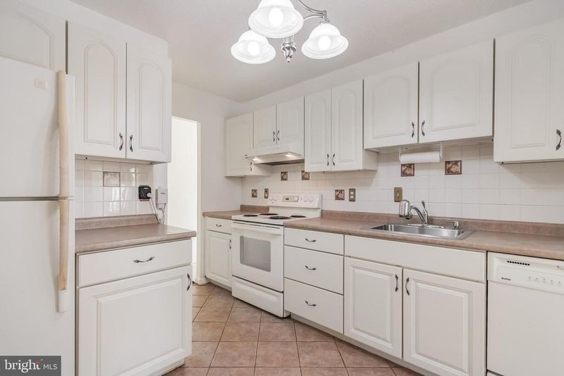 9200 Edwards Way #514, Hyattsville, MD 20783