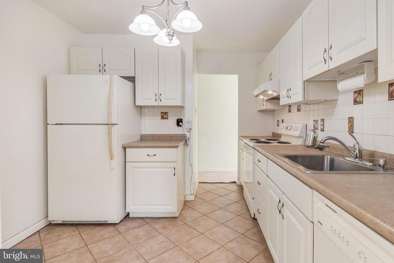 9200 Edwards Way #514, Hyattsville, MD 20783