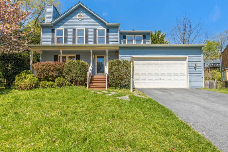 6934 Meadowlake Rd, New Market, MD 21774