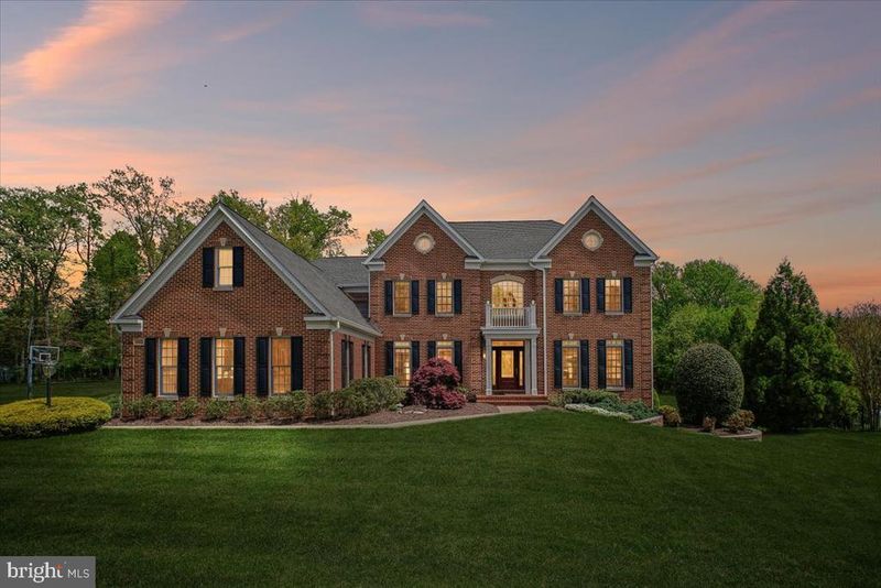 12812 Rose Grove Dr, Oak Hill, VA 20171