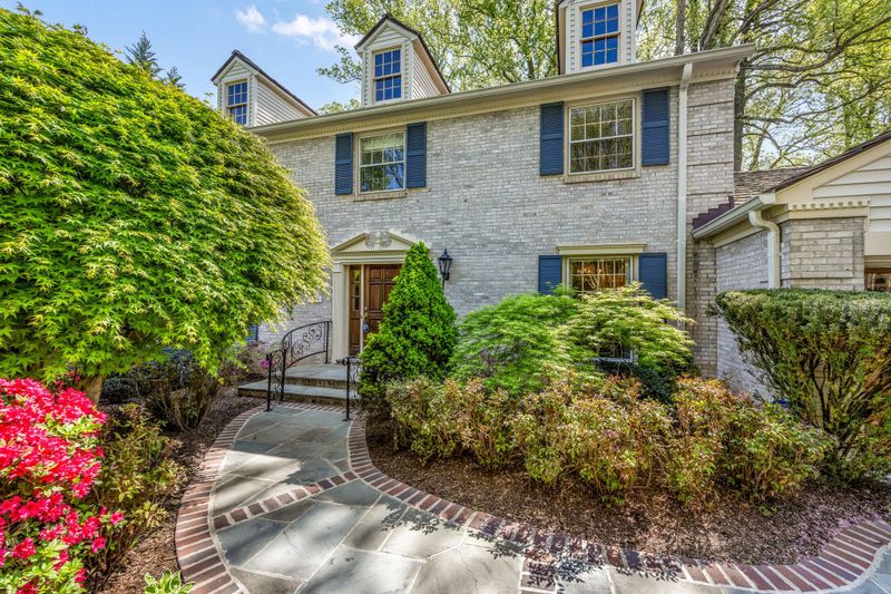 718 Ridge Dr, Mclean, VA 22101