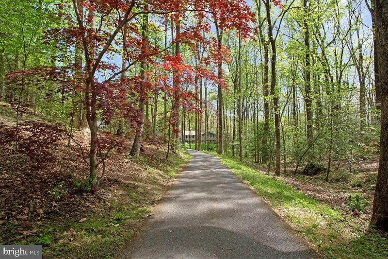1486 Kingsway Ct, Gambrills, MD 21054