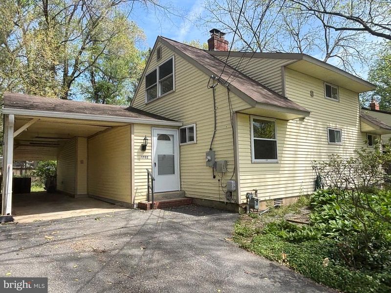 1702 Mcauliffe Dr, Rockville, MD 20851