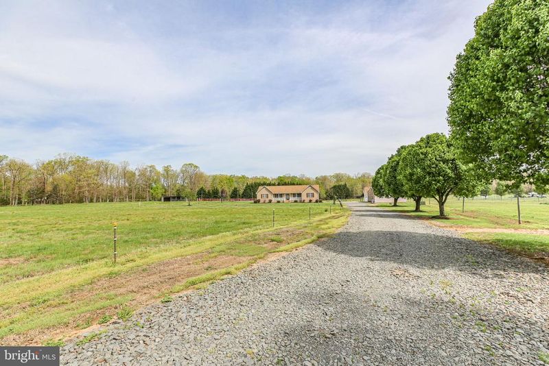 14671 Deepwood Ln, Nokesville, VA 20181
