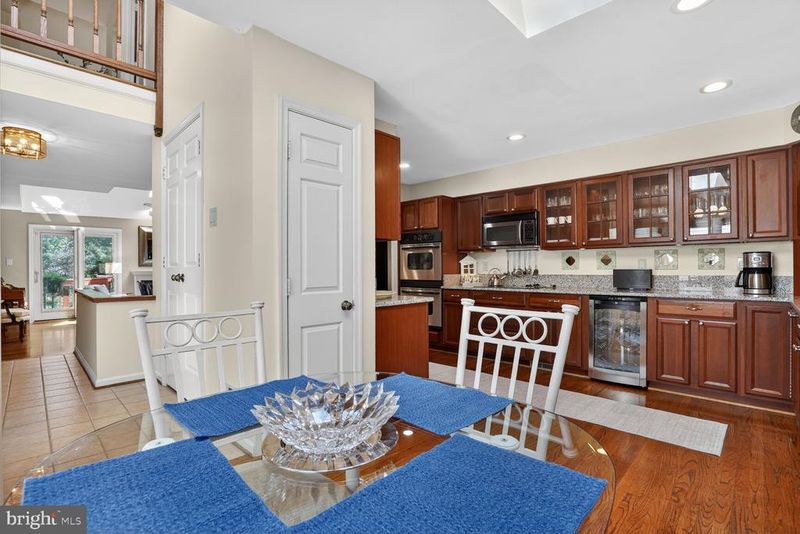 2925 Aran Ct, Oakton, VA 22124