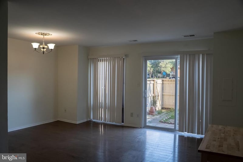 10010 Ridgeline Dr, Gaithersburg, MD 20886