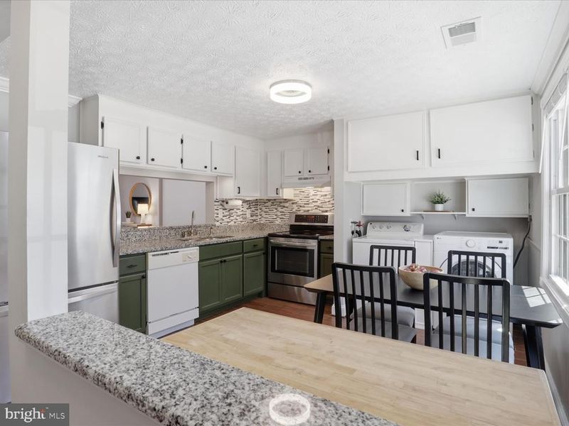 7027 Bryant Towne Ct, Alexandria, VA 22306