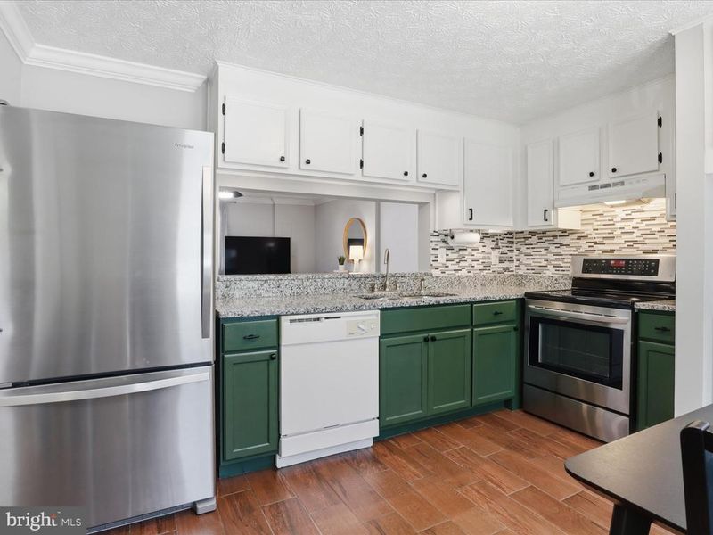 7027 Bryant Towne Ct, Alexandria, VA 22306