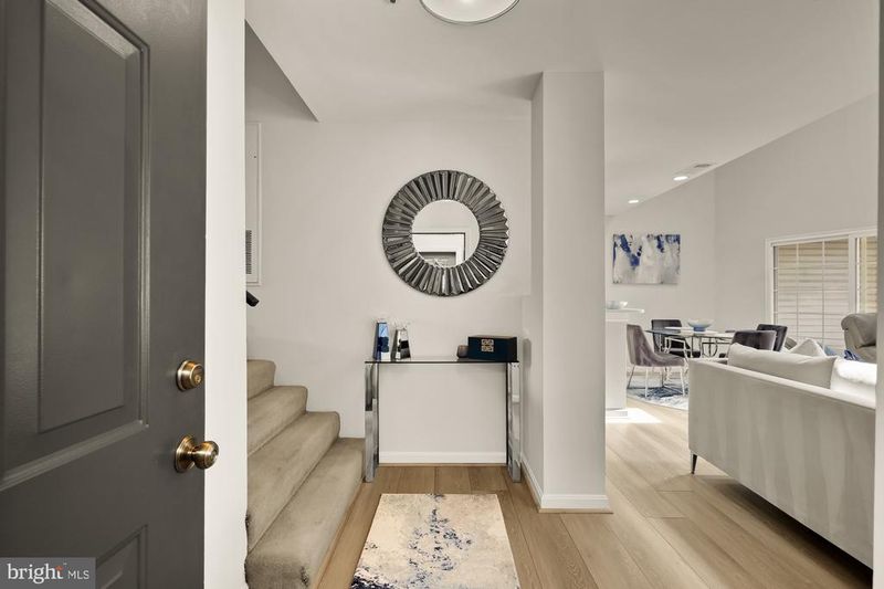 257 S Pickett St #402, Alexandria, VA 22304