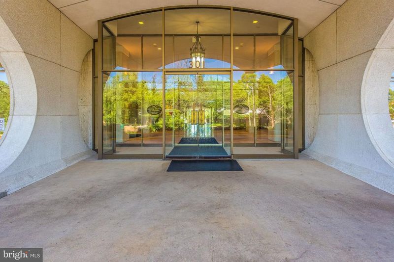 301 N Beauregard St #208, Alexandria, VA 22312