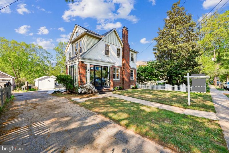 3807 Taylor St, Chevy Chase, MD 20815