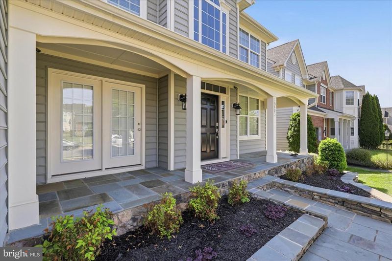 16603 Space More Cir, Woodbridge, VA 22191