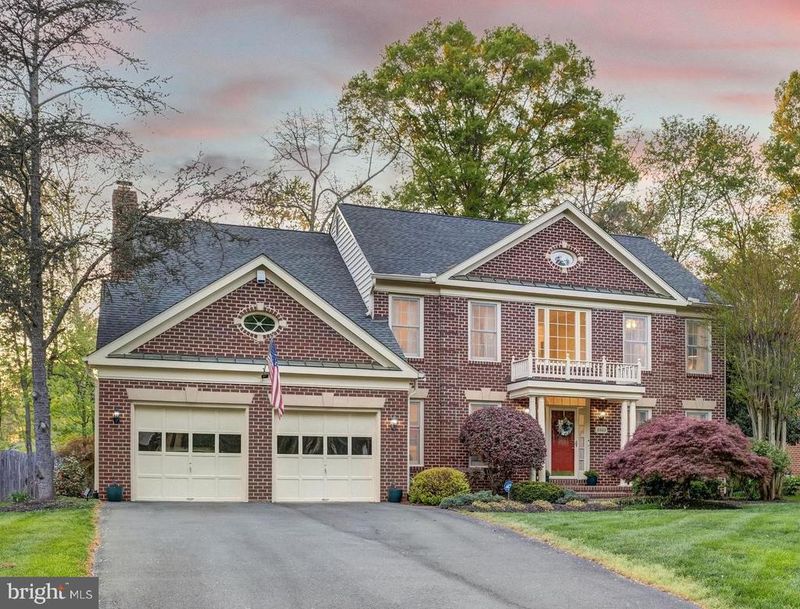 8203 Mack St, Alexandria, VA 22308