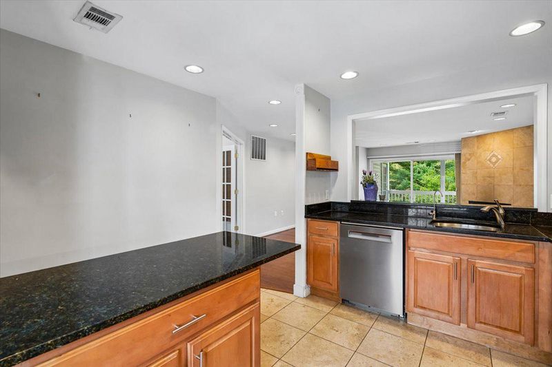 2914 Yarling Ct, Falls Church, VA 22042