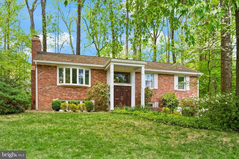 3702 Prado Pl, Fairfax, VA 22031