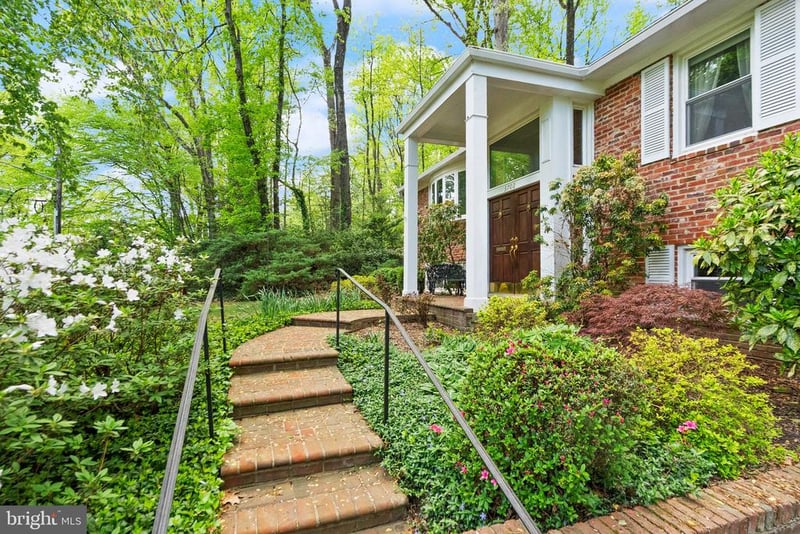 3702 Prado Pl, Fairfax, VA 22031