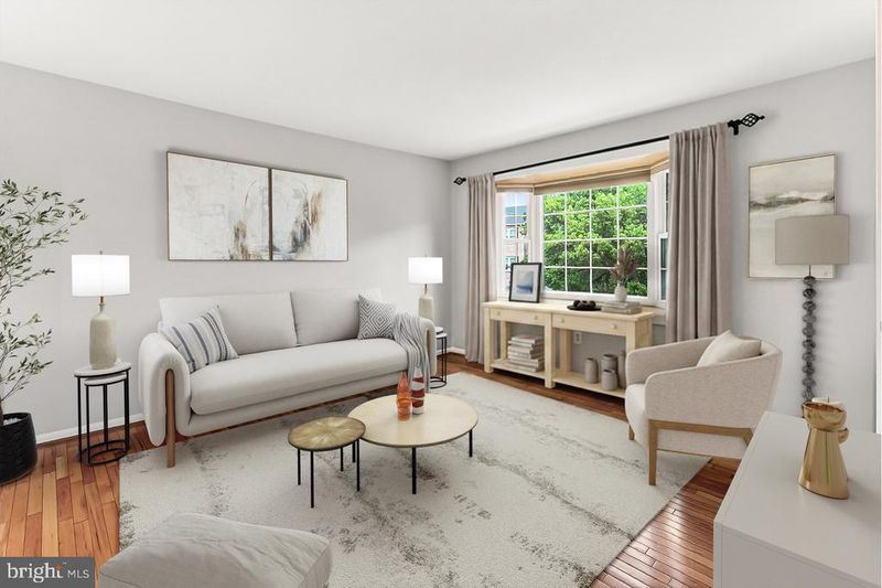 8 W Chapman St #A, Alexandria, VA 22301
