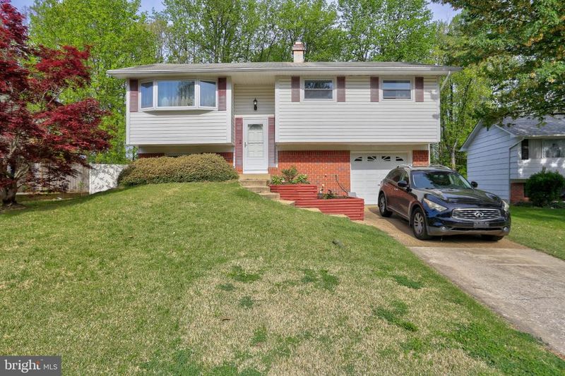 534 Crestpark Dr, Glen Burnie, MD 21061