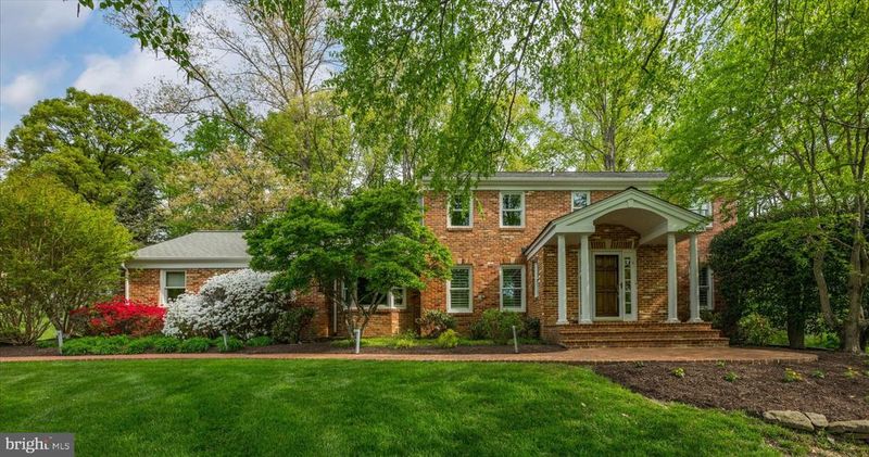 7908 Foxhound Rd, Mclean, VA 22102