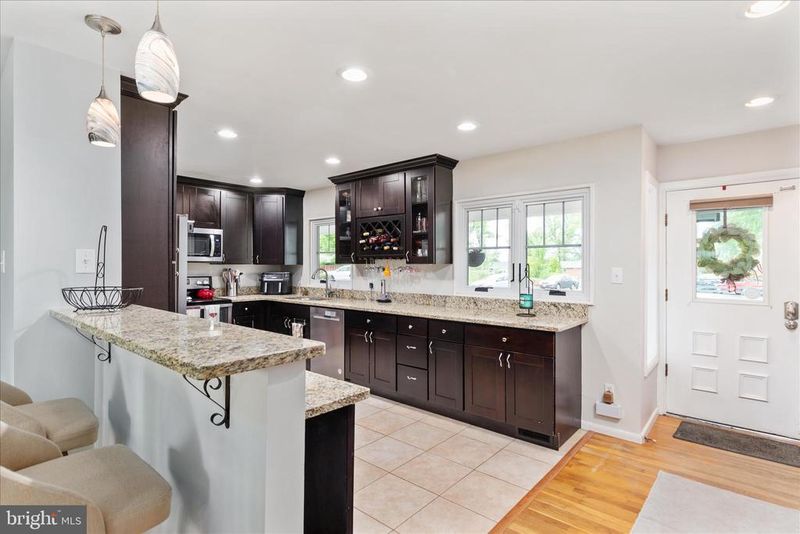 4607 Mayor Pl, Alexandria, VA 22310
