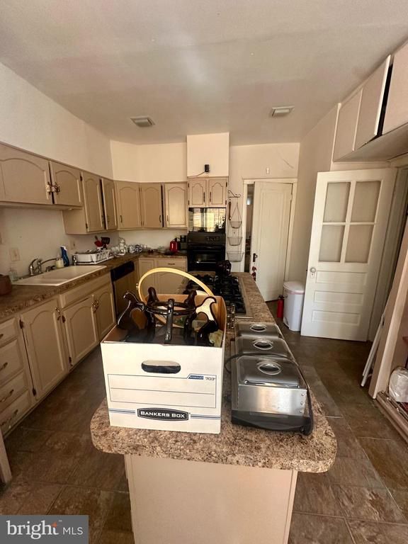 3226 Cleveland Ave NW, Washington, DC 20008