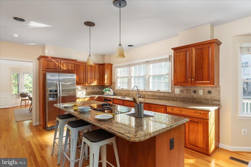 13018 Grey Friars Pl, Herndon, VA 20171