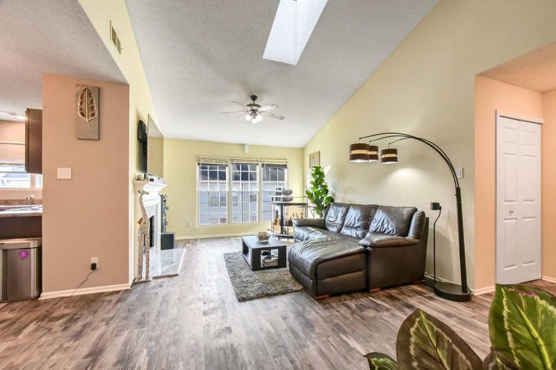 1107 Huntmaster Ter NE #301, Leesburg, VA 20176