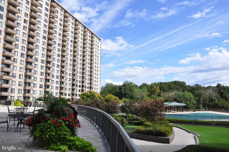 5225 Pooks Hill Rd #1301N, Bethesda, MD 20814