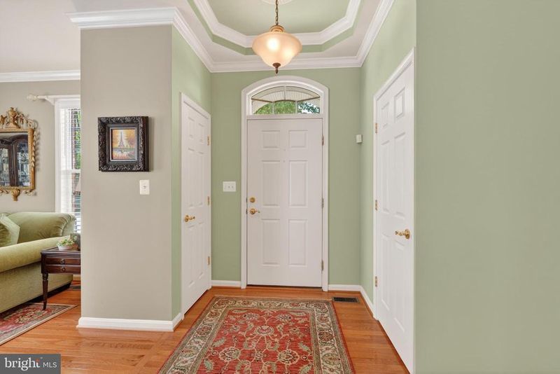 6934 Cove Inlet Ct, Fort Belvoir, VA 22060