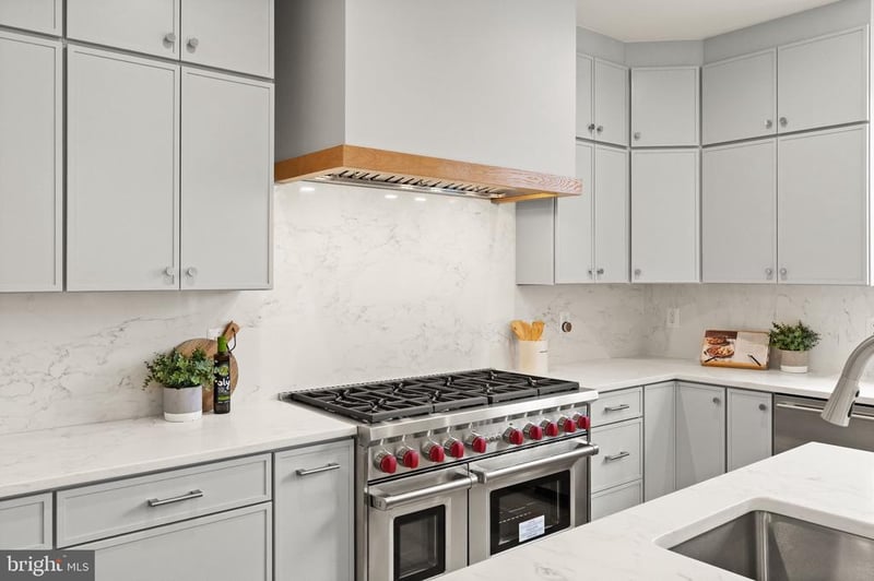 8309 Loring Dr, Bethesda, MD 20817