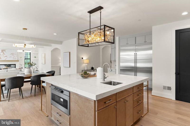 8309 Loring Dr, Bethesda, MD 20817