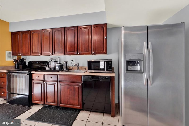 1112 Providence Ct, Frederick, MD 21703