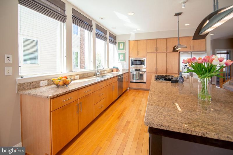 22780 Sagamore Sq, Brambleton, VA 20148