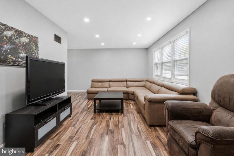 8611 35th Ave, College Park, MD 20740