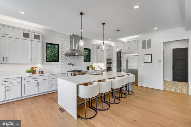 2129 Mckay St, Falls Church, VA 22043