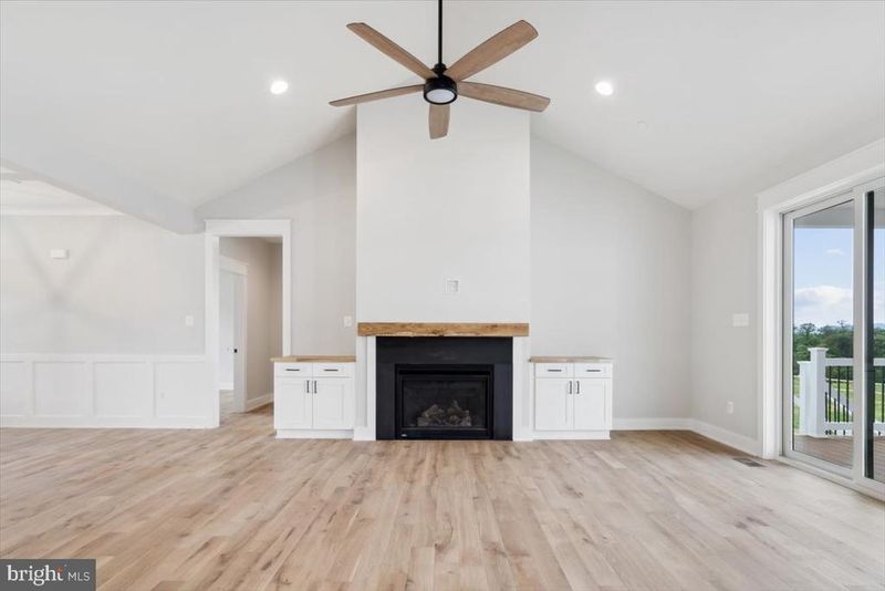 17542 Mountain Top Rd, Cascade, MD 21719