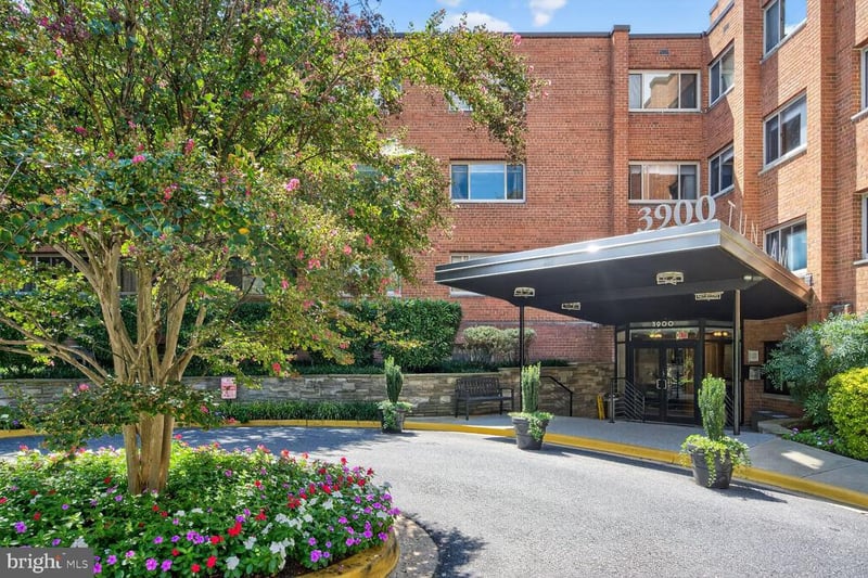3900 Tunlaw Rd NW #206, Washington, DC 20007