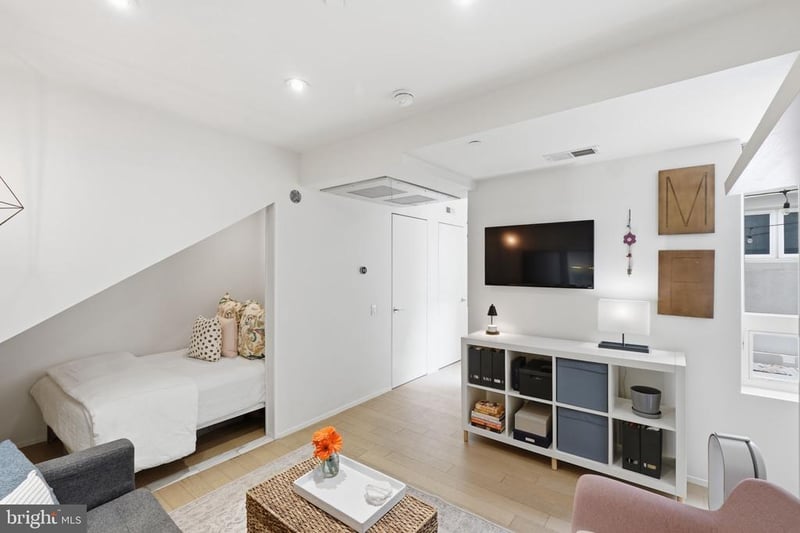 2424 17th St NW #104, Washington, DC 20009