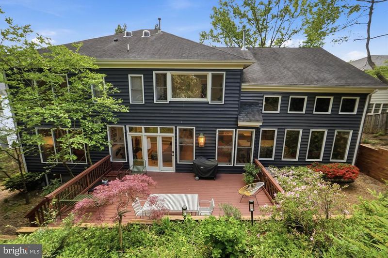 2235 Military Rd, Arlington, VA 22207